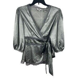 Capacity Unlimited Gray Spiderweb Like Design Lace Trim Wrap Satin Feel XL Top
